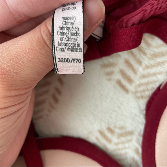 ✨SOLD✨Victoria’s Secret Red Lace Dream Angels Pushup Bra 32DD - Picture 8 of 8